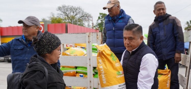 GOBIERNO DEL ESTADO ENTREGA SEMILLAS DE MAÍZ A PRODUCTORES