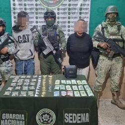 OPERATIVO BOMI, DESMANTELA “PUNTO” DE VENTA DE DROGA EN LA COLONIA PLAN PONCIANO ARRIAGA; HAY DOS DETENIDOS