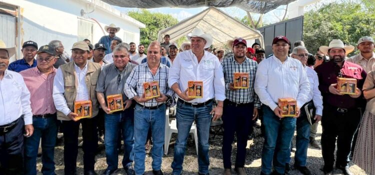 GOBIERNO ESTATAL ACERCA MÁS APOYO A LAS Y LOS APICULTORES POTOSINOS