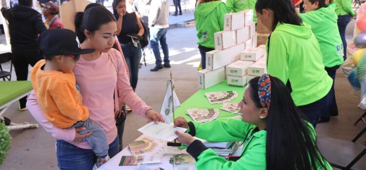 EN EL ALTIPLANO DESTACA APOYO DEL ESTADO A LAS FAMILIAS DURANTE FERIA POR LA PAZ