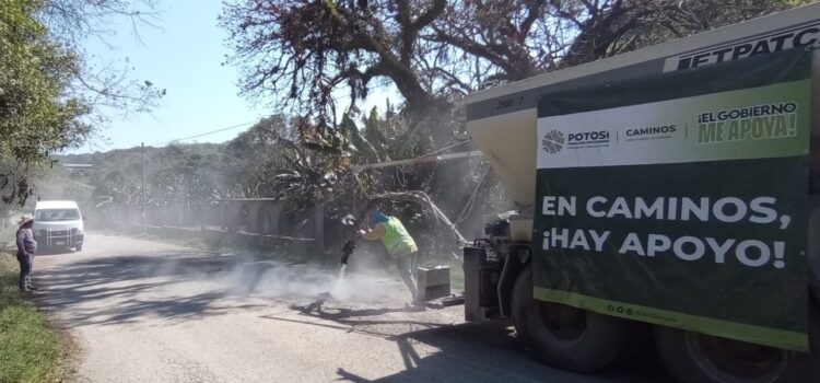 IMPLEMENTA EJECUTIVO ESTATAL PROGRAMA BACHEO VERDE EN CAMINOS DE SLP