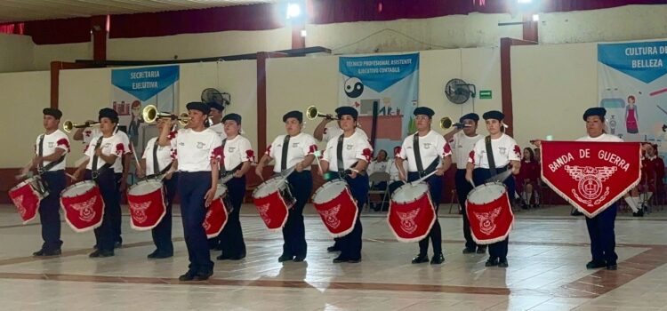 REALIZA EJECUTIVO ESTATAL DEMOSTRACIÓN DE ESCOLTAS Y BANDAS DE GUERRA