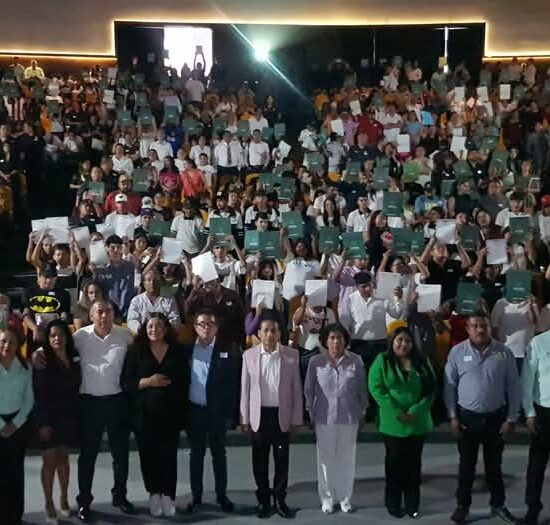 ENTREGAN CERTIFICADOS DE PRIMARIA Y SECUNDARIA A SOLEDENSES