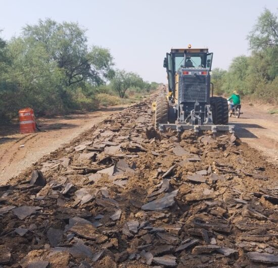 AVANZAN OBRAS EN EL CAMINO VILLA DE RAMOS-LOS HERNÁNDEZ