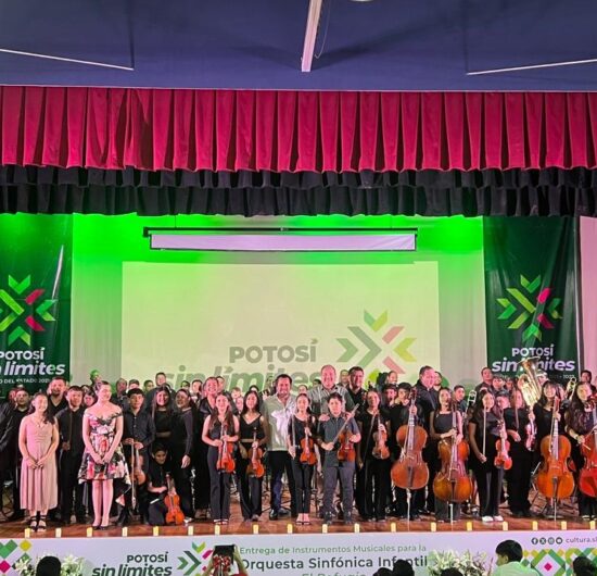 GOBIERNO ESTATAL ENTREGÓ INSTRUMENTOS A ORQUESTA INFANTIL