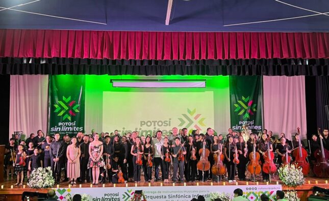 GOBIERNO ESTATAL ENTREGÓ INSTRUMENTOS A ORQUESTA INFANTIL