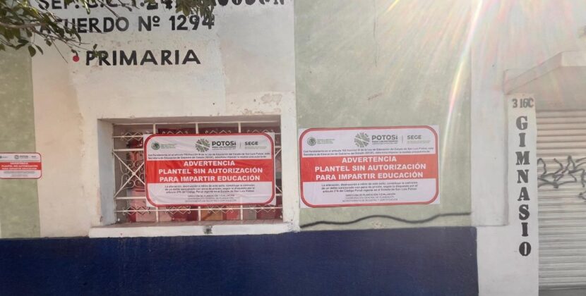 COLOCAN SELLOS EN PLANTEL EDUCATIVO IRREGULAR EN MATEHUALA