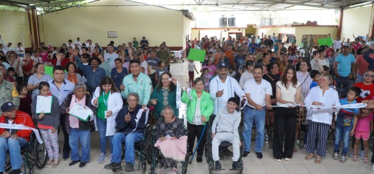 HABITANTES DE RAYÓN RECIBEN ATENCIÓN MÉDICA GRATUITA