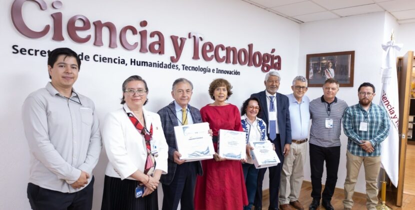 SLP ENTREGA PLANES DE ESTUDIO A UNIVERSIDAD ROSARIO CASTELLANOS