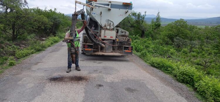 GOBIERNO ESTATAL CONTINÚA CON ACCIONES DE MEJORAMIENTO EN CAMINOS DE RAYÓN