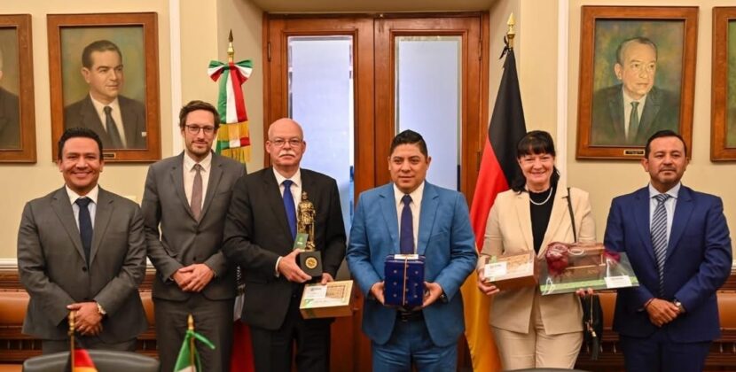 FORTALECE RICARDO GALLARDO RELACIONES DE SLP CON EL MUNDO