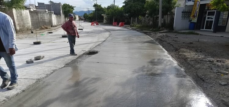 ESTADO SUPERVISA REHABILITACIÓN DE AVENIDA SANTA ROSA EN VALLES