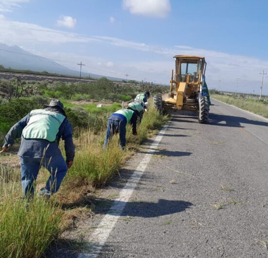 GOBIERNO ESTATAL MEJORA CAMINOS EN CATORCE