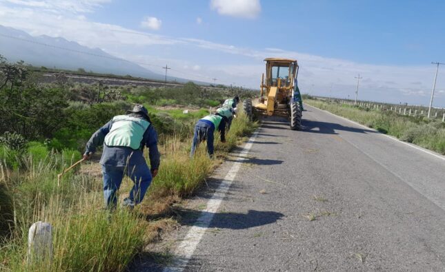 GOBIERNO ESTATAL MEJORA CAMINOS EN CATORCE