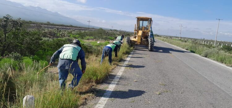 GOBIERNO ESTATAL MEJORA CAMINOS EN CATORCE