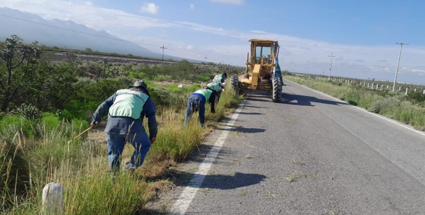 GOBIERNO ESTATAL MEJORA CAMINOS EN CATORCE